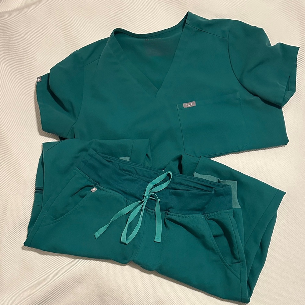 Figs Women's Jade/hunter Green Scrub Set